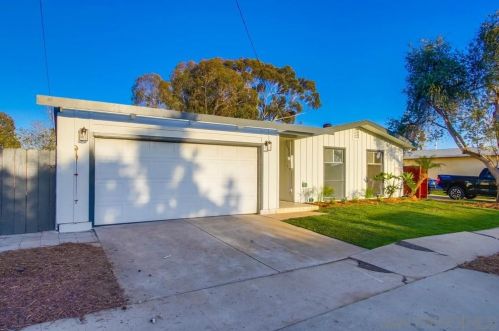 5027 Glasgow Dr, San Diego CA 92117-1037 exterior