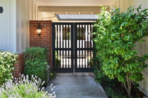 7581 Oak Leaf Dr, Santa Rosa, CA 95409-6265