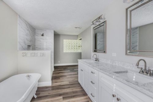 2406 Sunset Ln, Lutz FL  33549-8209 exterior