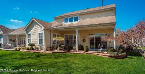 6 Seminole Ct, Jackson Twp NJ  08527-4042 exterior