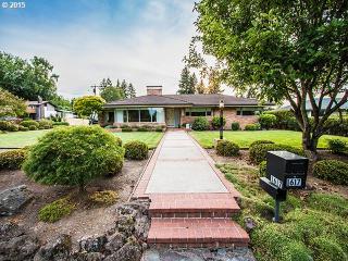 1617 148 Ave, Portland OR  97233-2625 exterior