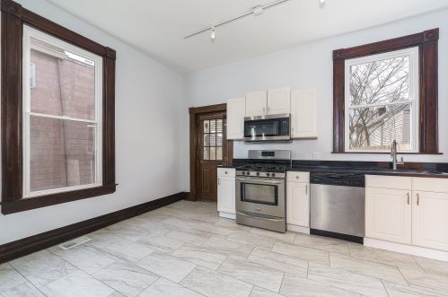 13 24th St, Covington, KY 41014-1614