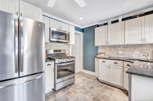 417 Sylvan Knoll Rd, Stamford, CT 06902-5319