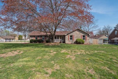 1201 Windchase Dr, Clarksville, TN 37042-5920