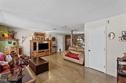 1066 Abrego Dr, Green Valley AZ  85614-3640 exterior