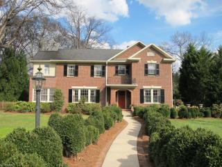 833 Oaklawn Ave, Winston Salem, NC 27104-2221