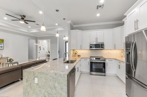 348 14th Ave, Naples, FL 34120-6322