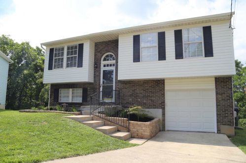 555 Grouse Ct, Covington, KY 41018-2691