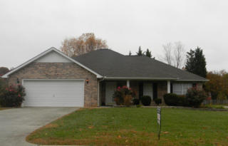 1214 Edinburgh Dr, Maryville, TN 37803-2696