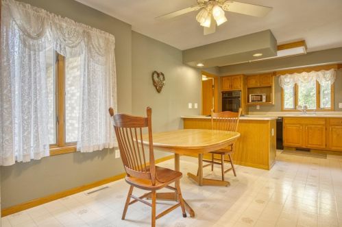 7710 Mill Ct, Hobart, IN 46342-7021