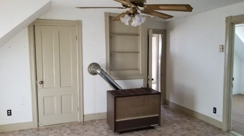 12 Morton Ct, New Bedford MA 02744-2510 exterior