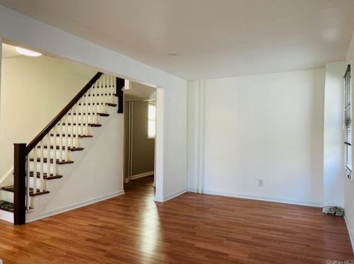 327 6th Ave, Mount Vernon NY  10550-4113 exterior