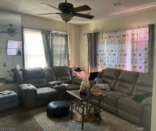 1025 Morris St, Roselle, NJ 07203-2715