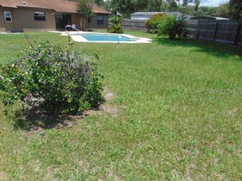 1004 Wildrose Dr, Lutz FL  33549-5656 exterior