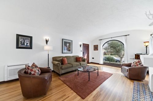 3529 Orange Ave, Long Beach, CA 90807-4828
