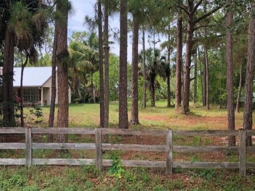 17853 87th Ln, Town Of Loxahatchee Groves, FL 33470-2666