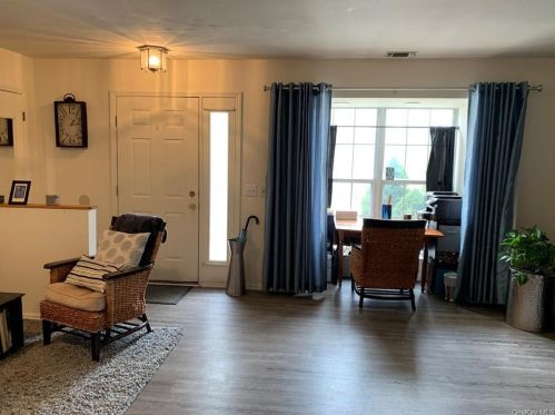 15 Olde Wagon Rd, Warwick NY  10990-4227 exterior