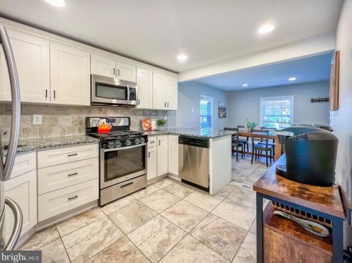 433 Jefferson Ave, Yardley PA  19067-2135 exterior