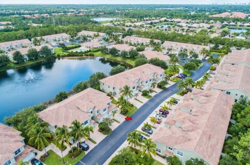 1420 Mariposa Cir, Naples FL  25104-7273 exterior