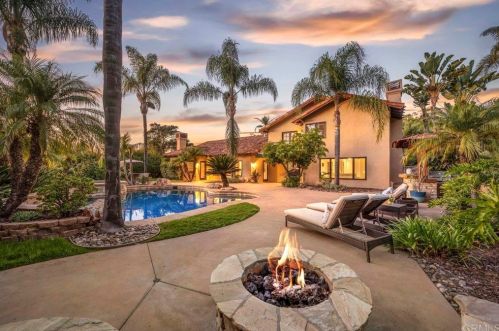 1630 Kings Way, Vista, CA 92084-3641