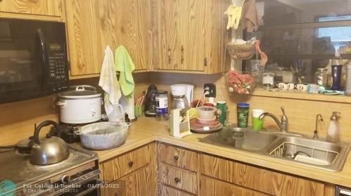 7330 1 Ct, Hollywood FL 33024-7212 exterior