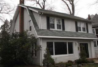 116 Lena Ave, Freeport, NY 11520-2120