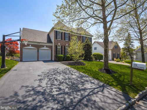 326 Augusta Dr, Blue Bell, PA 19422-1275