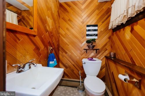 223 Meadow Dr, Yardley PA  19067-1311 exterior