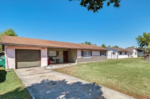 944 Embassy Dr, Deltona, FL 32725-0069