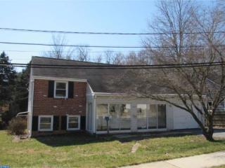300 Rolling Creek Rd, Swarthmore, PA 19081-2633
