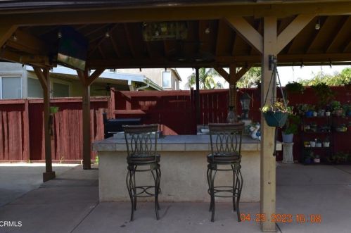 706 Princessa Dr, Oxnard CA  93030-7690 exterior