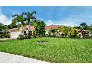 7404 Dickens Dr, Sarasota, FL 34231-7913