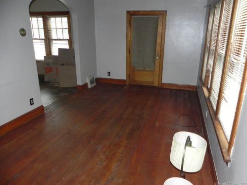 8 Lockwood Ln, Norwalk CT  06851-5818 exterior