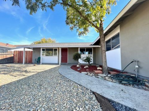 7076 Barbera Ave, Winton CA  95388-9302 exterior