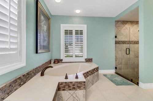 11268 Longshore Way, Naples FL 34119-8824 exterior