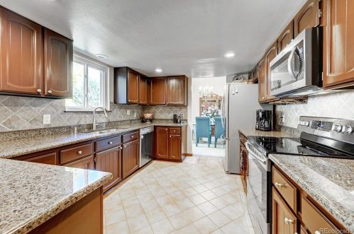 11689 Adriatic Pl, Denver CO 80014-1165 exterior