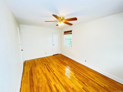2789 Hone Ave, Bronx NY  10469-3807 exterior