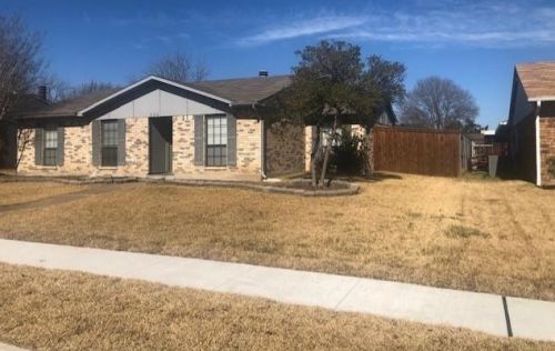 829 Warwick Dr, Plano TX  75023-6819 exterior