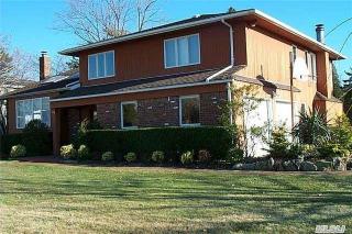 61 Bayberry Rd, Meadowmere Park, NY 11559-2724