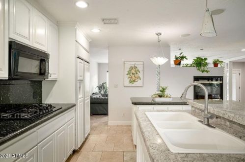 7210 17 Ave, Phoenix AZ 85027-5307 exterior