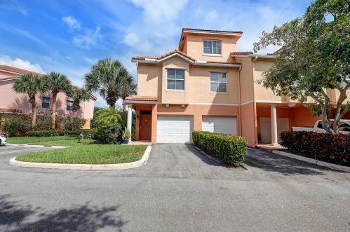 2032 Alta Meadows Ln, Delray Beach, FL 33444-1161