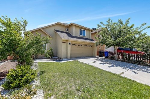 12201 Galaxy St, Victorville, CA 92392-9528