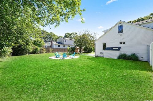 93 Coates Ave, Holbrook NY  11741-2432 exterior