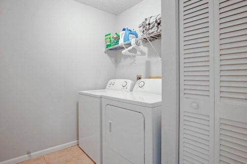 1085 Canary Ter, Fort Pierce FL  34953-1818 exterior