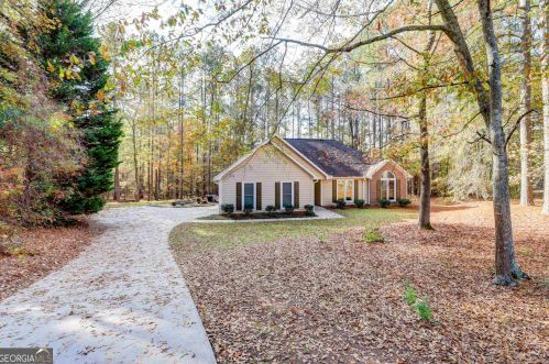 190 Cedar Creek Ct, Fayetteville, GA 30215-2799