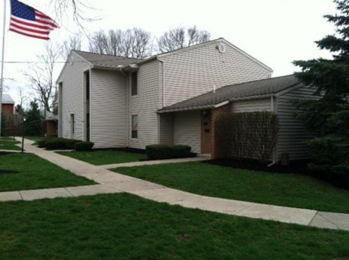 97 Twin St, West Jefferson, OH 43162-2410
