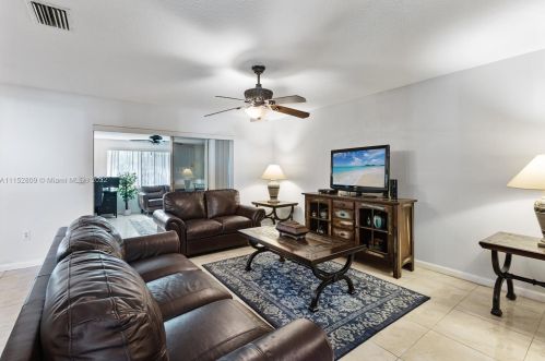 9920 12 St, Hollywood FL 33026-4359 exterior