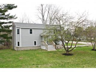 12 Piscassic St, Newmarket, NH 03857-1143