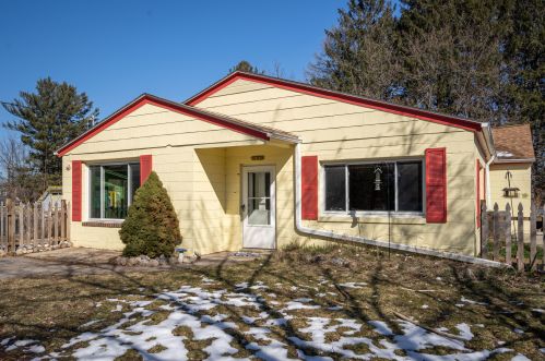 4986 Small Rd, Waukesha WI  53151-7408 exterior
