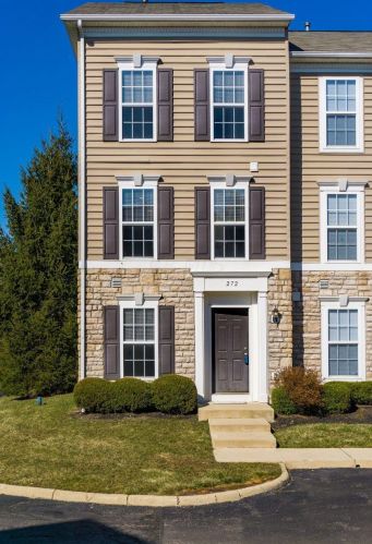 272 Hemlock Ravine Dr, Blacklick, OH 43004-8427